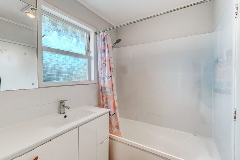 Photo of property in 5 Rainbow Place, Wattle Downs, Auckland, 2103