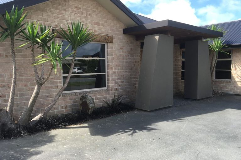 Photo of property in 26 Linkwater Way, Parklands, Christchurch, 8083