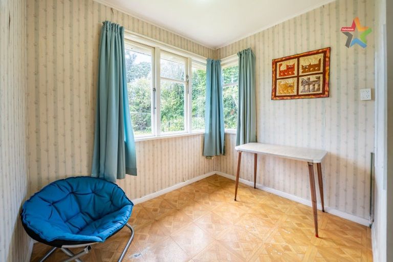 Photo of property in 12 Larsen Crescent, Tawa, Wellington, 5028