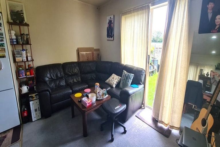 Photo of property in 19 Lockington Avenue, Henderson, Auckland, 0612