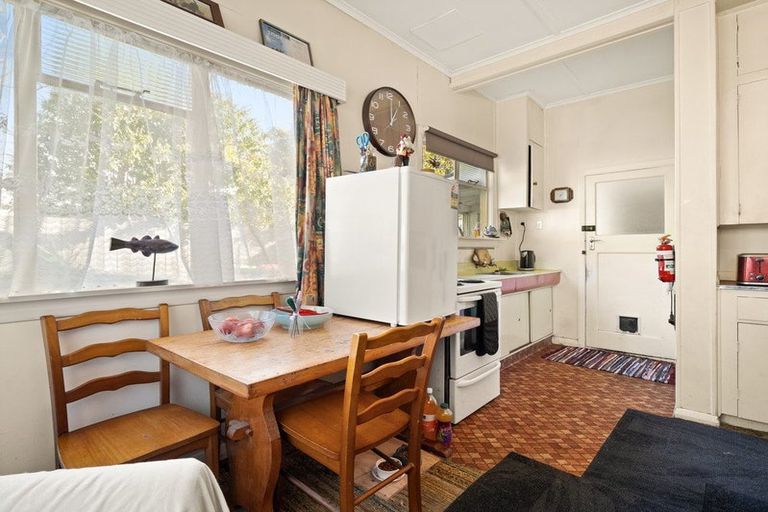 Photo of property in 2 Warburton Street, Karoro, Greymouth, 7805