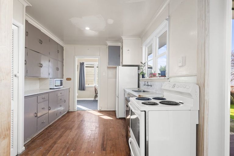 Photo of property in 38 Milton Street, Roslyn, Palmerston North, 4414