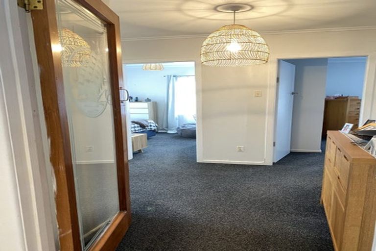 Photo of property in 19 Tahi Terrace, Glen Eden, Auckland, 0602