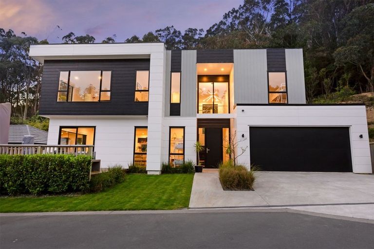 Photo of property in 5 Hull Place, Whitby, Porirua, 5024