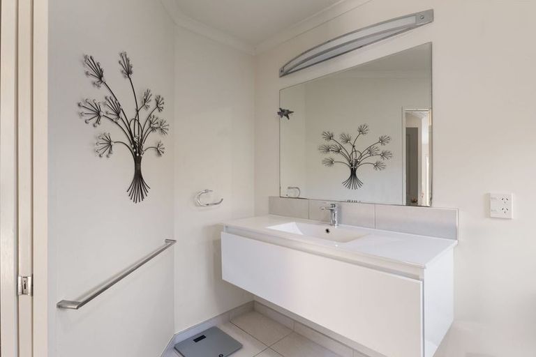 Photo of property in 18 Dougherty Place, Hokowhitu, Palmerston North, 4410