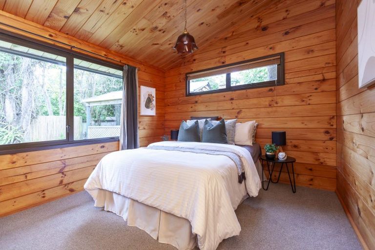 Photo of property in 1a Karaka Grove, Waikanae, 5036