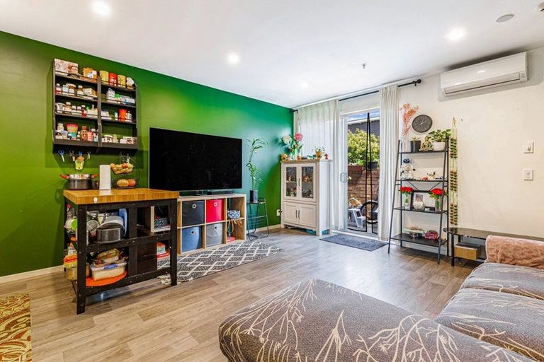 Photo of property in 2/160c Hobsonville Point Road, Hobsonville, Auckland, 0616