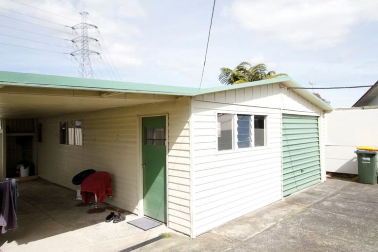 Photo of property in 33 Taka Street, Takanini, 2112