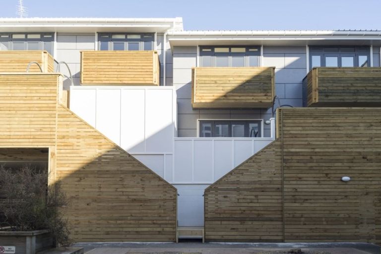 Photo of property in Pirie Street Townhouses, 35u1 Pirie Street, Mount Victoria, Wellington, 6011