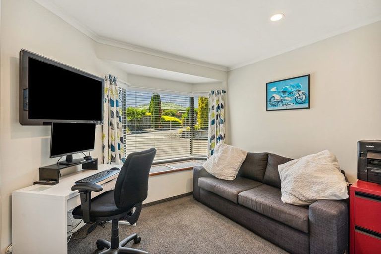 Photo of property in 125 Realm Drive, Paraparaumu, 5032