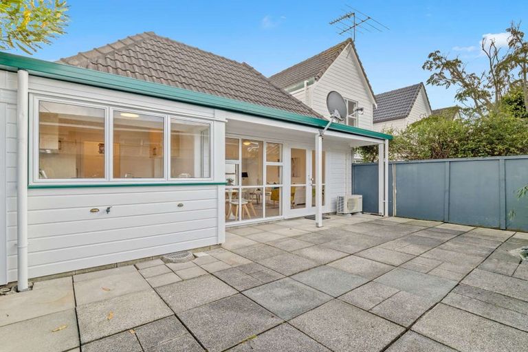 Photo of property in 6/1 Woodbridge Lane, Milford, Auckland, 0620