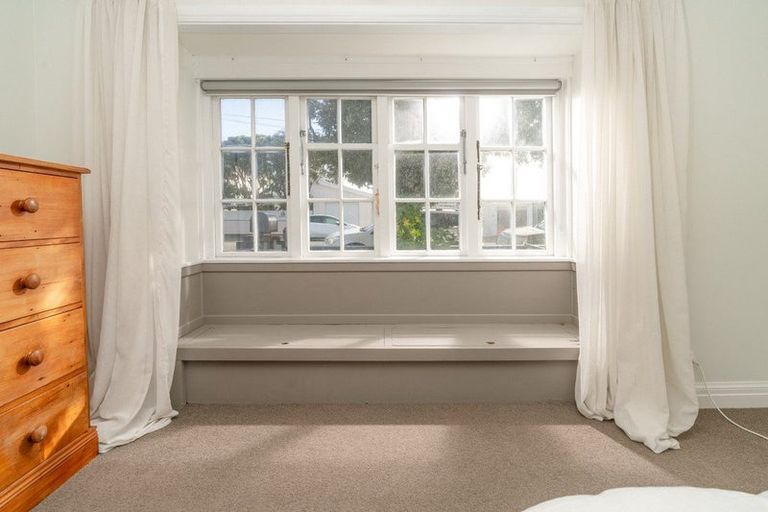 Photo of property in 42c Apu Crescent, Lyall Bay, Wellington, 6022