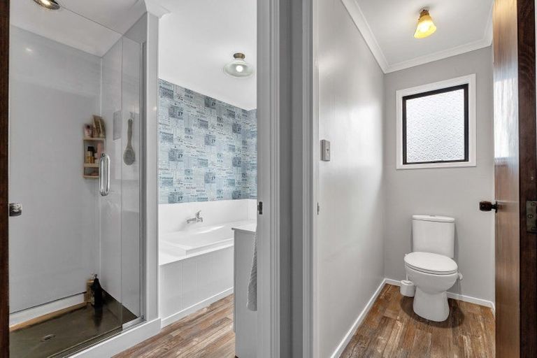 Photo of property in 45 Heta Road, Highlands Park, New Plymouth, 4312