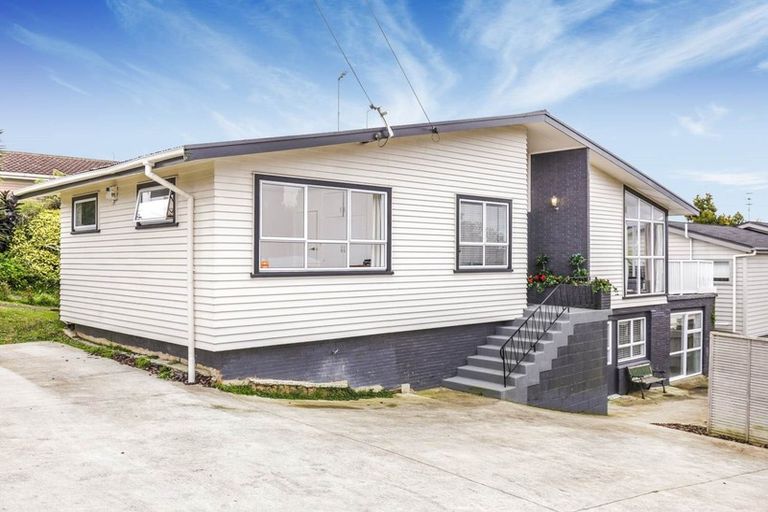 Photo of property in 7 Merville Avenue, Te Atatu South, Auckland, 0610