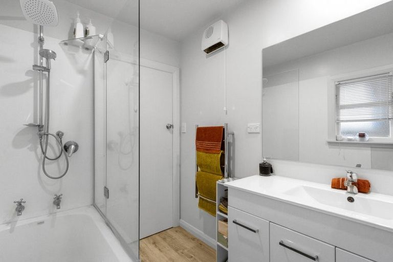 Photo of property in 13 Bickerton Street, Wainoni, Christchurch, 8061