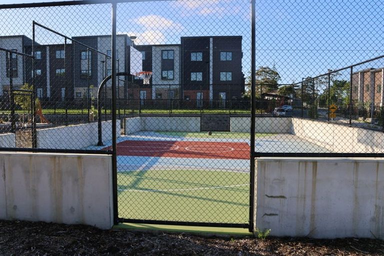 Photo of property in 37 Jabuka Street, Glen Eden, Auckland, 0602