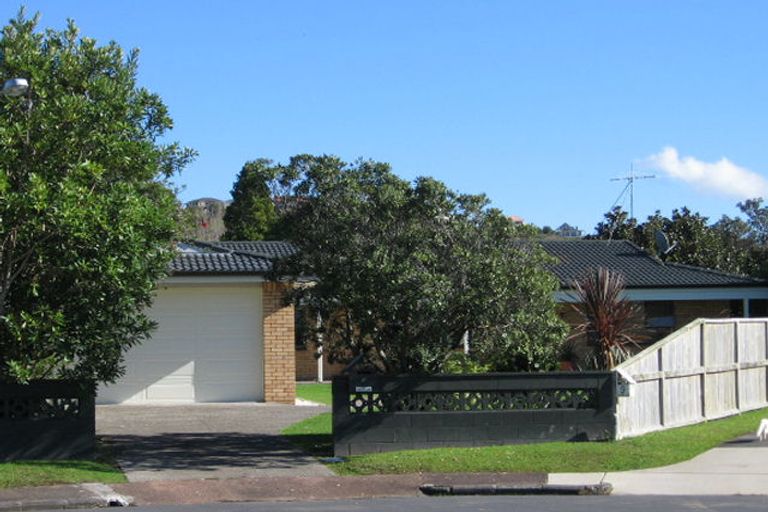 Photo of property in 11 Manuka Street, Orewa, 0931