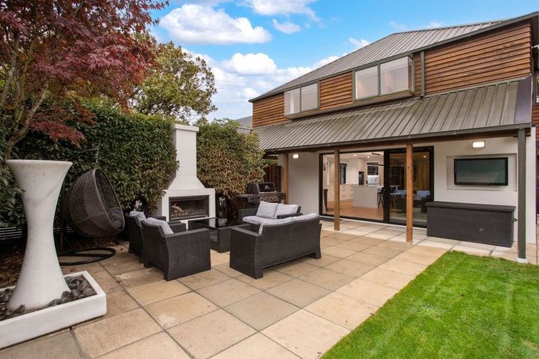 Photo of property in 7 Glandovey Road, Fendalton, Christchurch, 8052