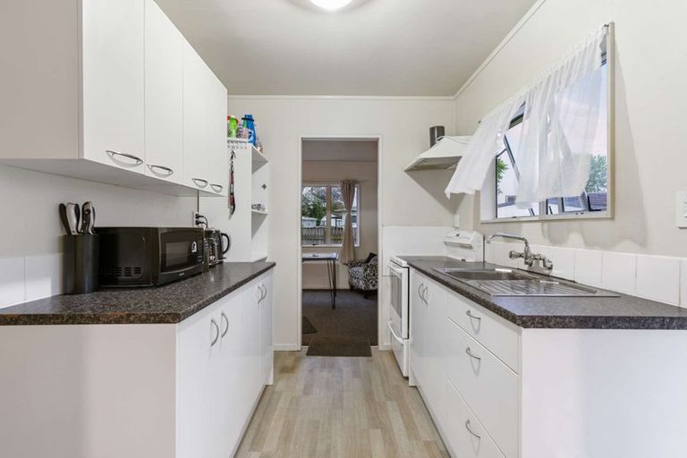 Photo of property in 32 Heathdale Crescent, Papakura, 2110