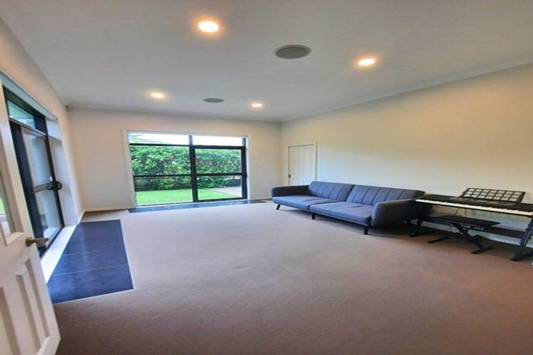 Photo of property in 13 Dressage Lane, Greenhithe, Auckland, 0632