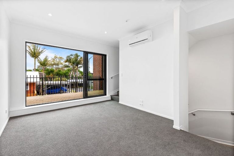 Photo of property in 500a Te Atatu Road, Te Atatu Peninsula, Auckland, 0610