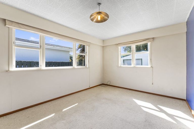 Photo of property in 12 Te Rauparaha Street, Otaki, 5512