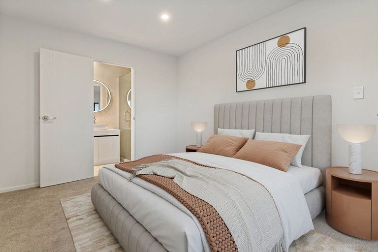 Photo of property in 1/16 Binsted Road, New Lynn, Auckland, 0600