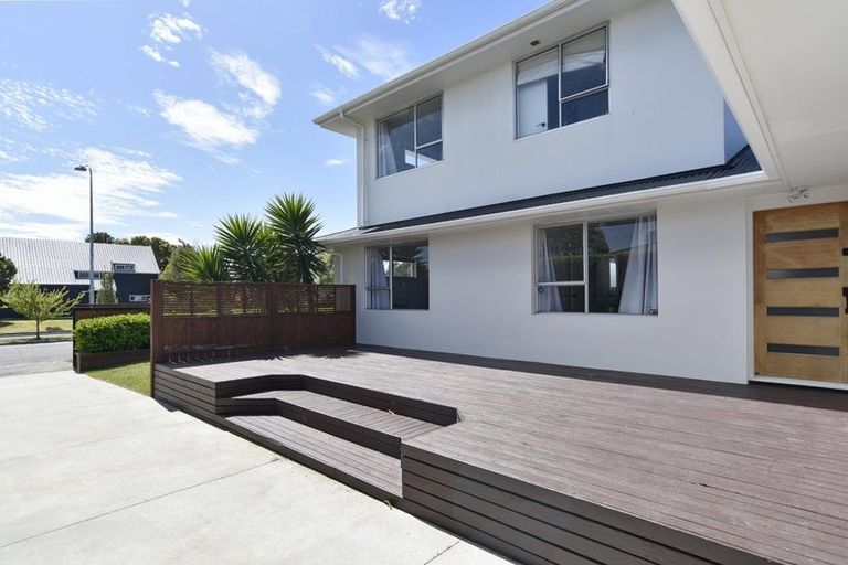 Photo of property in 9 Heathglen Avenue, Parklands, Christchurch, 8083