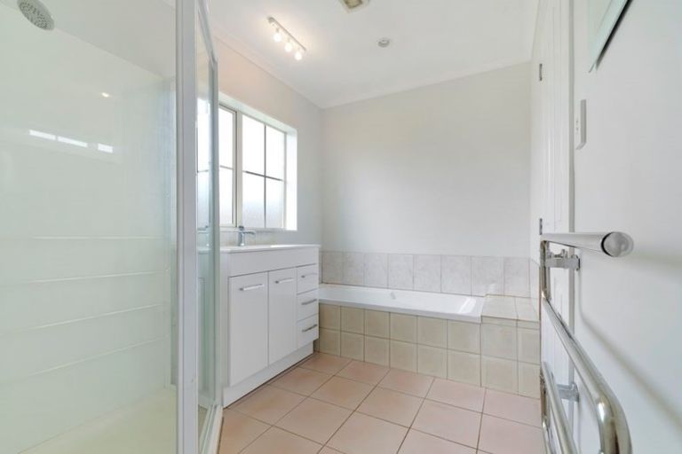 Photo of property in 121a Old Wairoa Road, Papakura, 2110