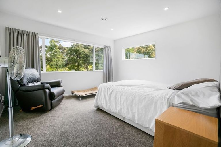 Photo of property in 28 Shah Place, Glen Eden, Auckland, 0602
