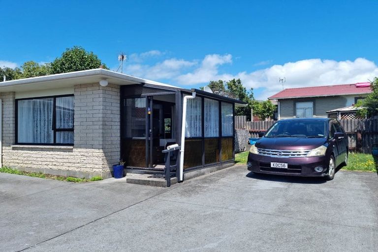 Photo of property in 2/2 Broadway, Waitara, 4320