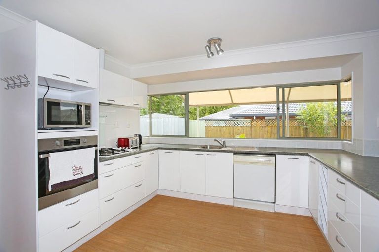 Photo of property in 6 Cottesmore Place, Huntington Park, Auckland, 2013