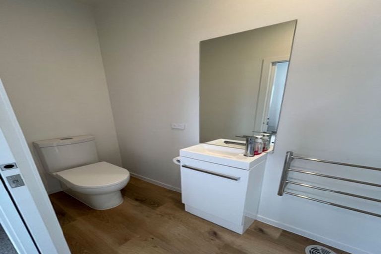 Photo of property in 1/2 Stokes Avenue, Te Atatu Peninsula, Auckland, 0610