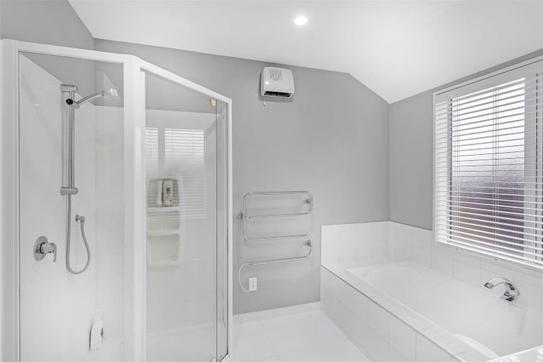 Photo of property in 4 Goldie Place, Rolleston, 7614