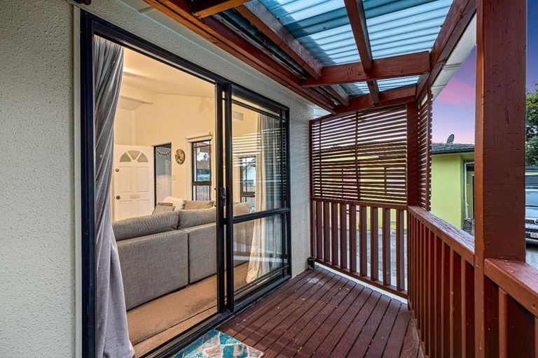 Photo of property in 19 Clover Drive, Henderson, Auckland, 0610