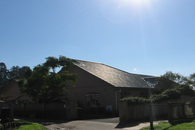 Photo of property in 41 Kinleith Way, Albany, Auckland, 0632