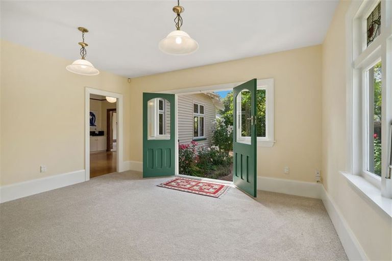 Photo of property in 30 Clyde Road, Upper Riccarton, Christchurch, 8041