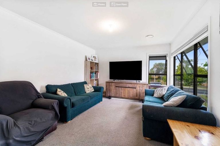 Photo of property in 33 Strid Road, Te Atatu South, Auckland, 0610