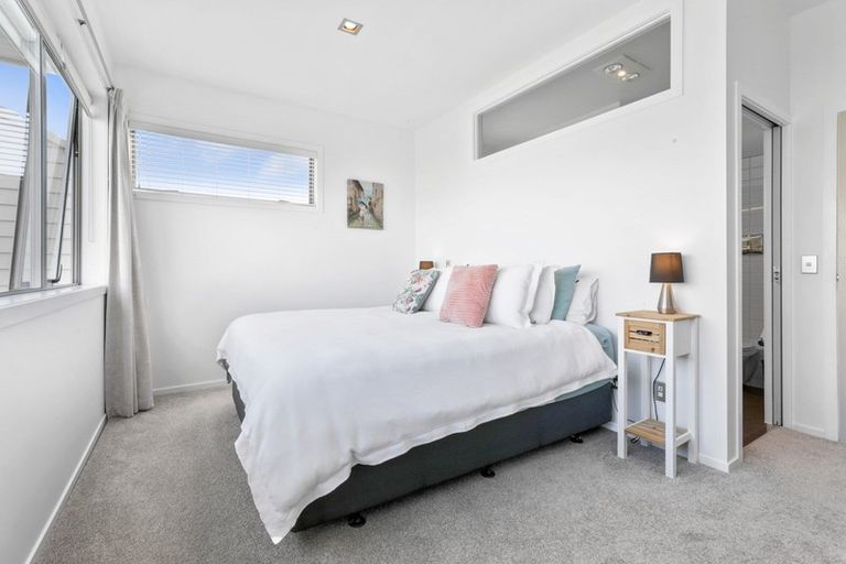 Photo of property in 300 Lake Terrace, Two Mile Bay, Taupo, 3330