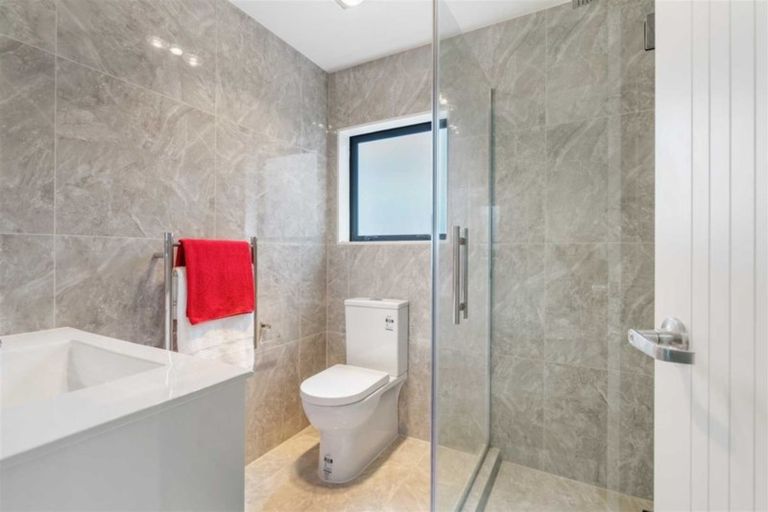 Photo of property in 8c Mahon Place, Papatoetoe, Auckland, 2025