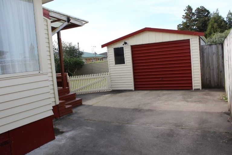 Photo of property in 24 Dalesford Street, Silverdale, Hamilton, 3216