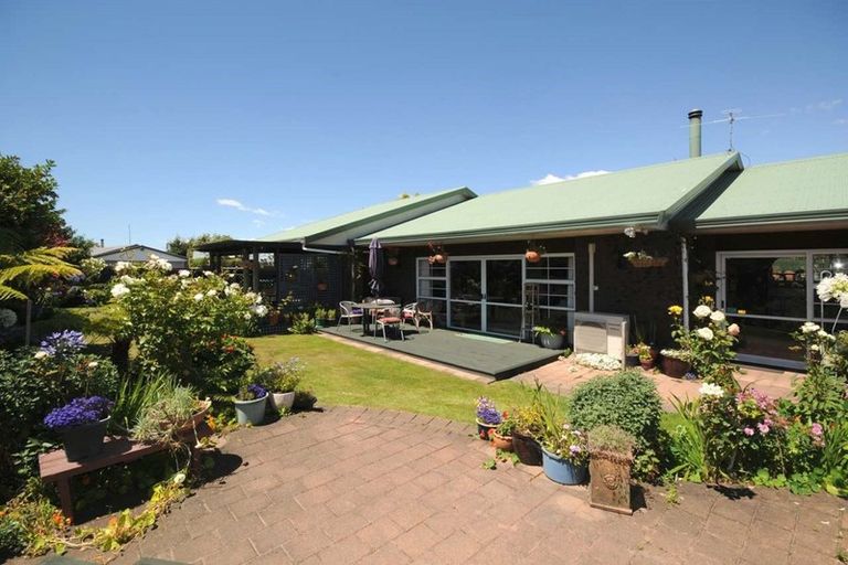 Photo of property in 28a Connemara Drive, Northwood, Christchurch, 8051