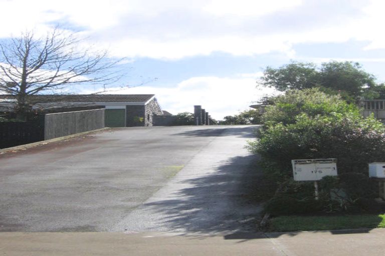 Photo of property in 2/175 Fisher Parade, Farm Cove, Auckland, 2012