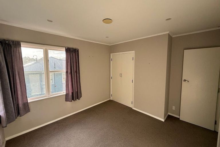 Photo of property in 60 Chester Road, Tawa, Wellington, 5028
