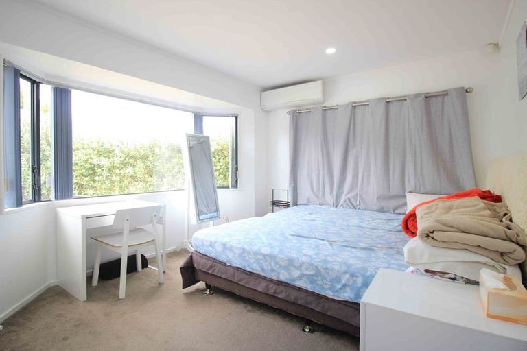 Photo of property in 38 Awaroa Road, Sunnyvale, Auckland, 0612