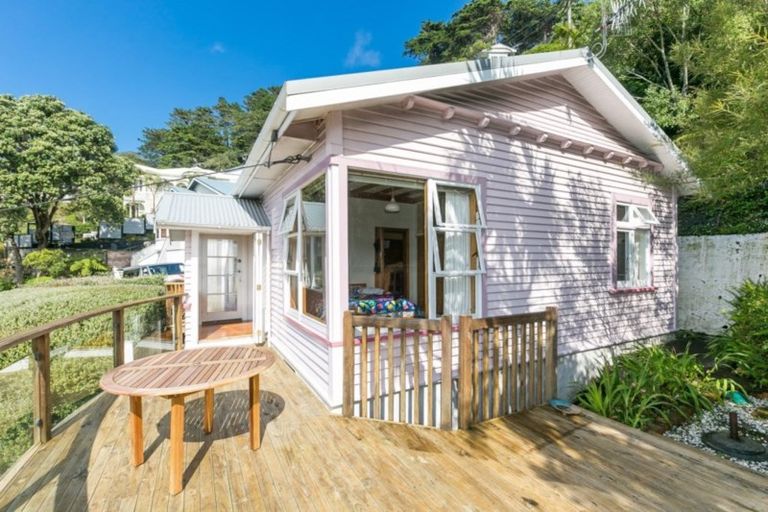 Photo of property in 82 Duncan Terrace, Kilbirnie, Wellington, 6022