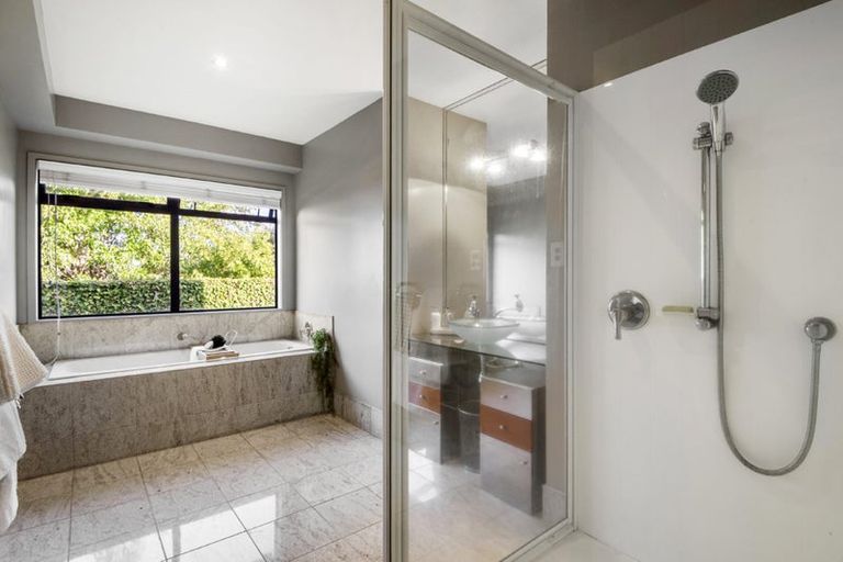 Photo of property in 32a Knights Road, Rothesay Bay, Auckland, 0630