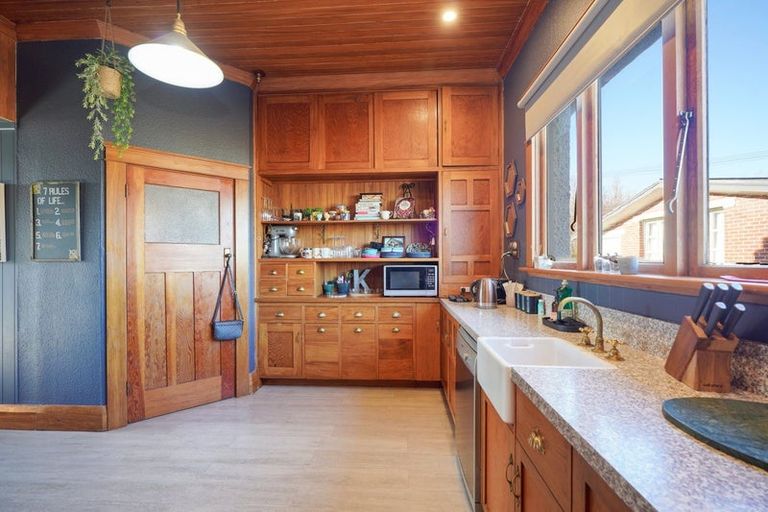 Photo of property in 1 Home Street, Winton, 9720