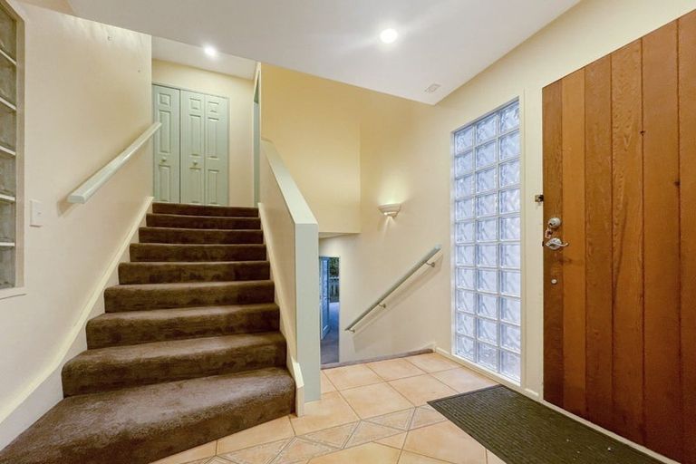 Photo of property in 18 Myers Grove, Churton Park, Wellington, 6037