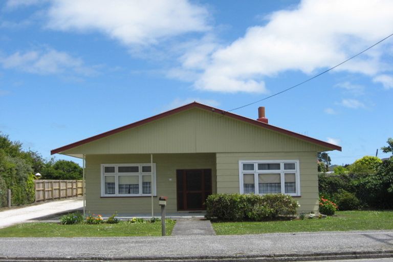 Photo of property in 18 Derby Street, Westport, 7825